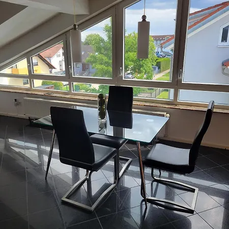 Helle Gemütliche Dg Wohnung, 88qm, Klimatisiert * Philippsburg